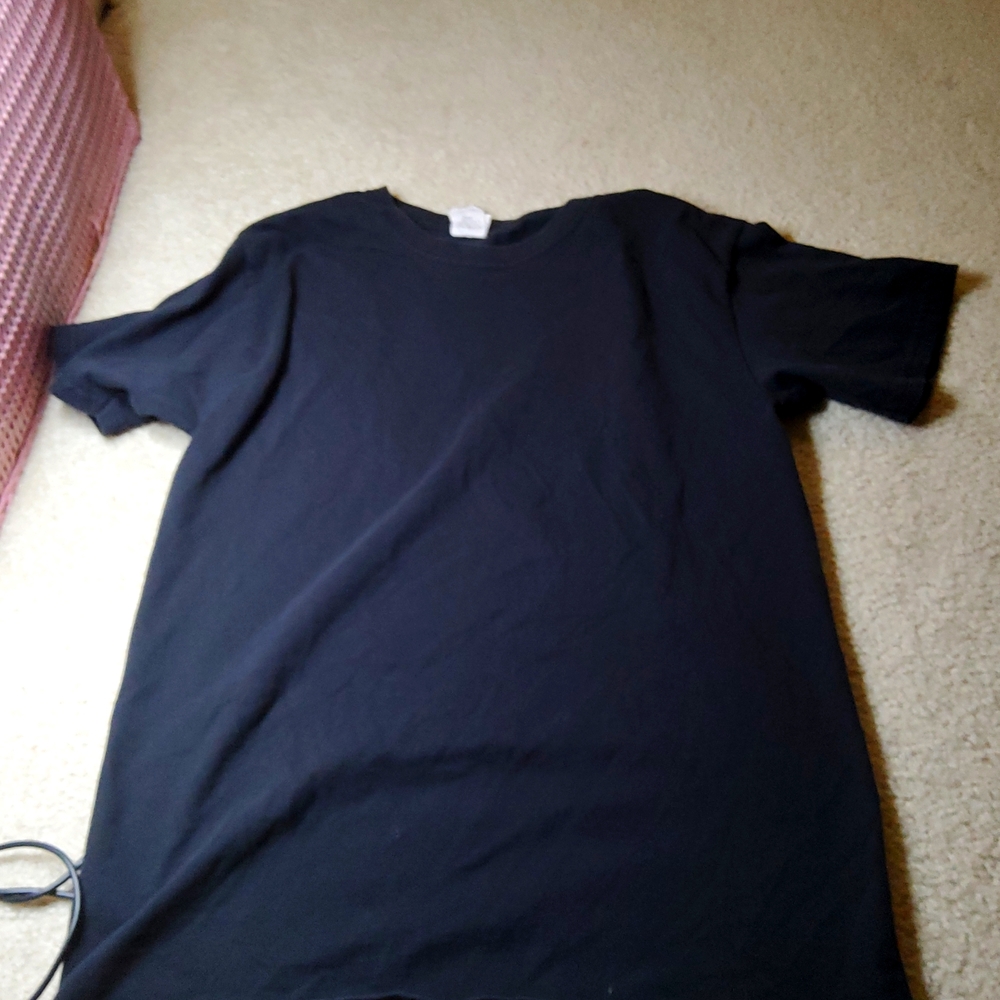 Black t- shirt
